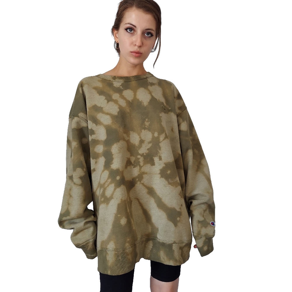 Bleach Dyed Army Green Champion Crewneck